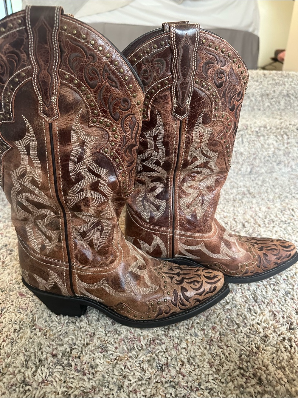 Women’s Boot Barn Western Cowboy Boots Brown Embroidered Studded Size 8.5